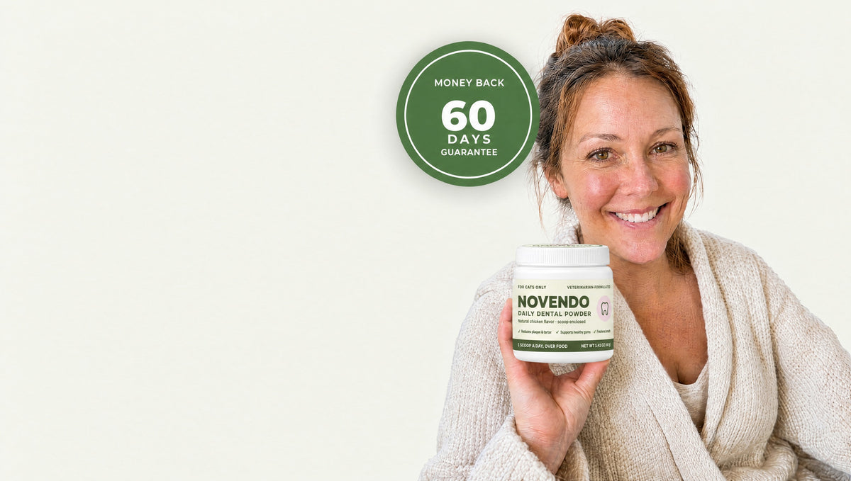 Customer holding the Novendo jar
